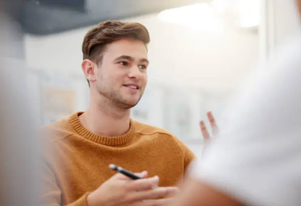 Consultation en direct avec des salariés en entreprise